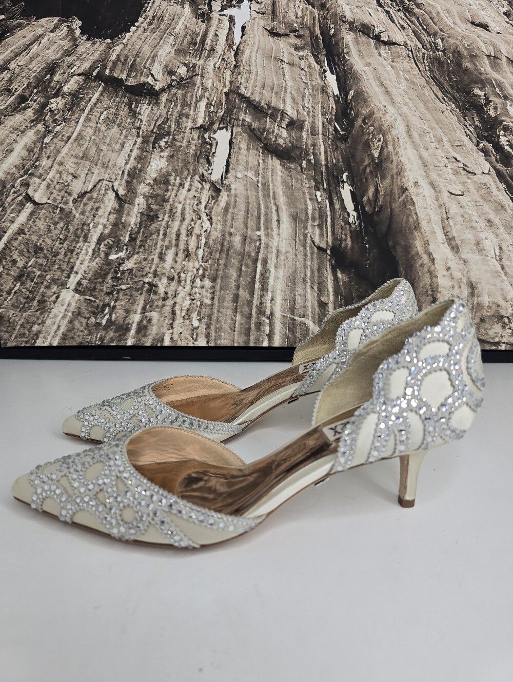 Badgley Mischka Ivory Ginny Rhinestone Pumps Sz 7 - Picture 6 of 12